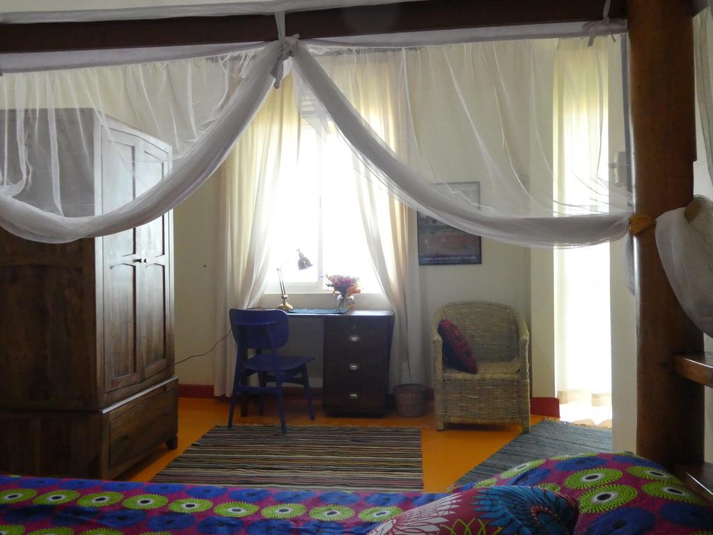 Pineapple Guest House Entebbe Extérieur photo