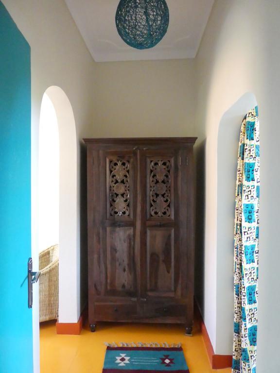 Pineapple Guest House Entebbe Extérieur photo